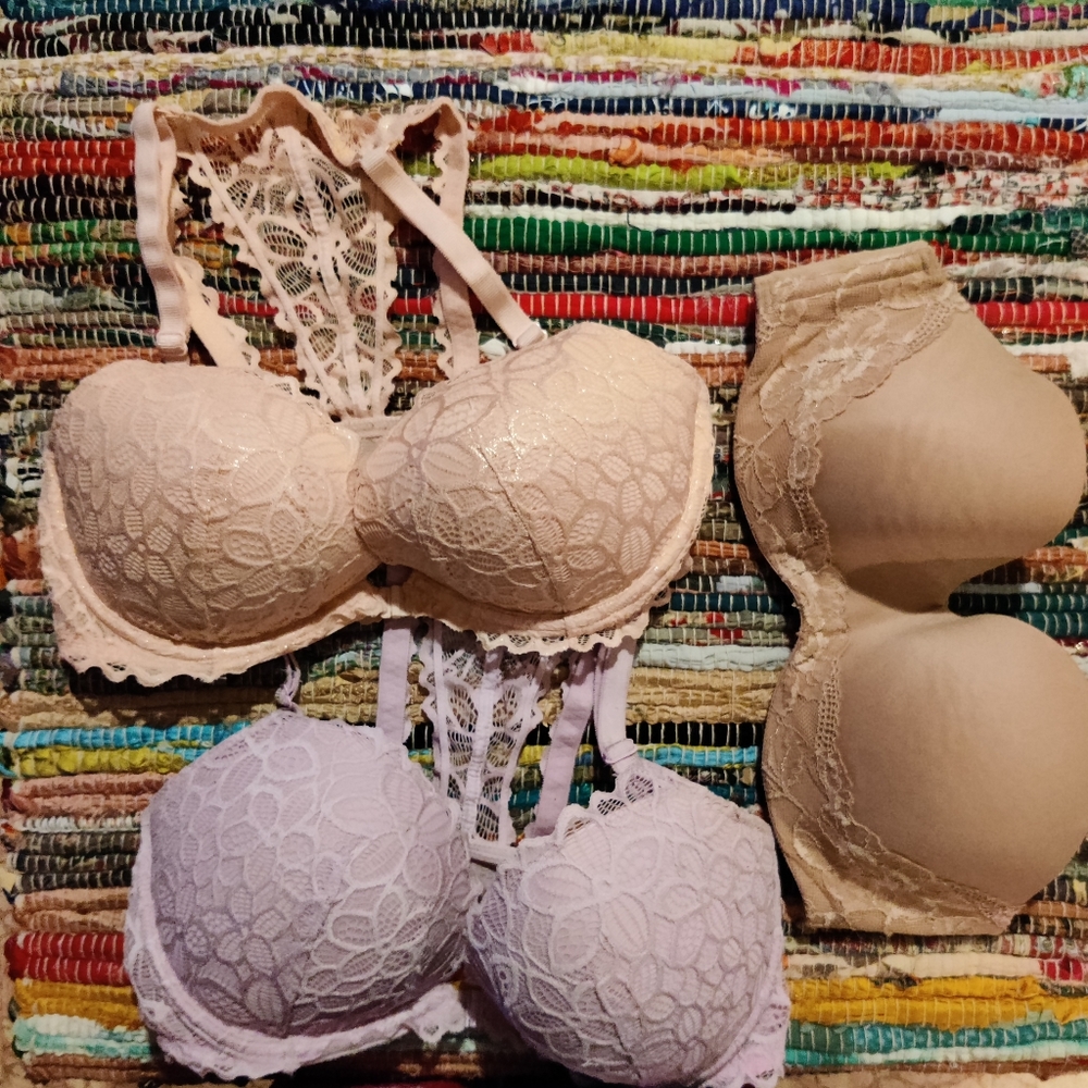 3 Victoria secret bras